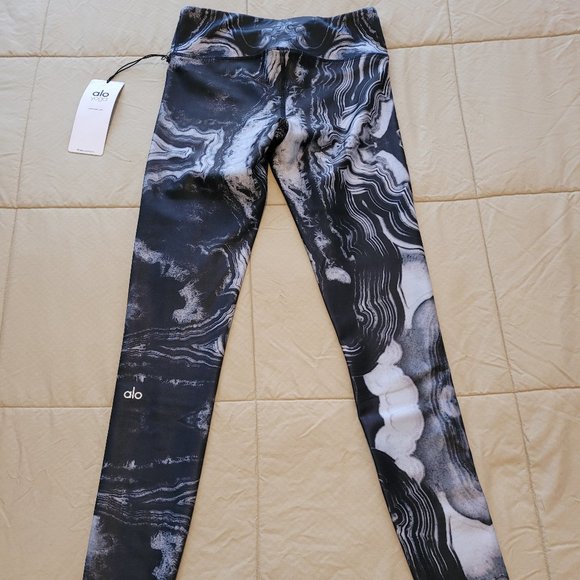 ALO Yoga AIRBRUSH HIGH-WAIST LEGGING - Picture 6 of 8